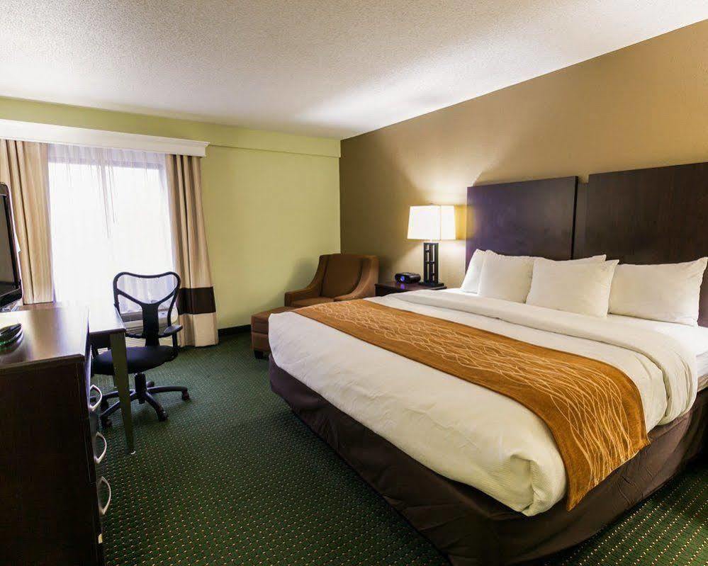 Comfort Inn & Suites Lake Norman Cornelius Exterior photo